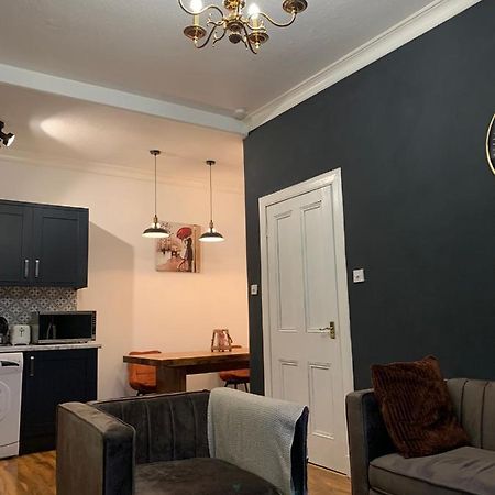 Glamours Stylish Victorian Apartment Near City Centre Единбург Екстериор снимка