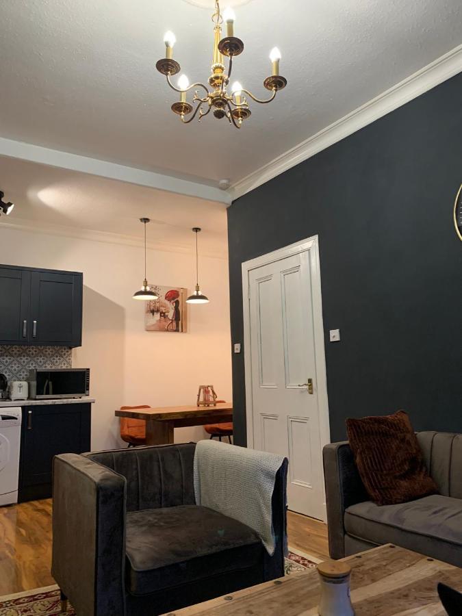 Glamours Stylish Victorian Apartment Near City Centre Единбург Екстериор снимка