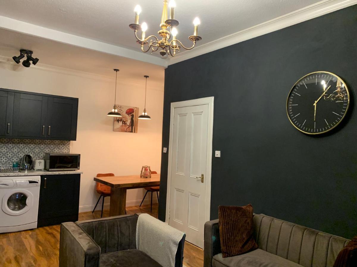 Glamours Stylish Victorian Apartment Near City Centre Единбург Екстериор снимка