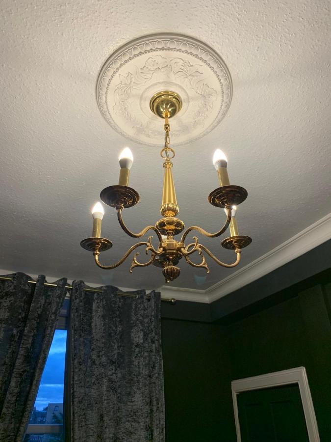 Glamours Stylish Victorian Apartment Near City Centre Единбург Екстериор снимка